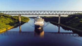 Fred. Olsen Cruise Lines Balmoral exterior 1.jpg